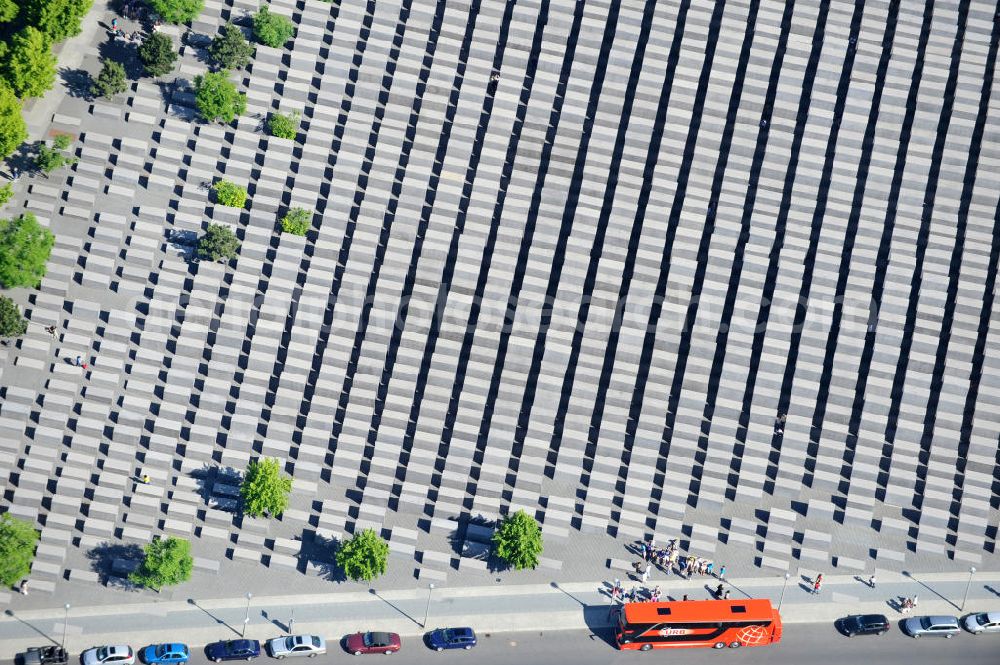 Berlin Mitte from above - Blick auf das Holocaust Mahnmal in Berlin Mitte. Es ist ein Denkmal für die unter der Herrschaft des Nationalsozialismus im Holocaust ermordeten Juden. View of the Holocaust memorial in Berlin Mitte. It is a monument for those under the rule of the Nazis in the Holocaust murdered Jews.