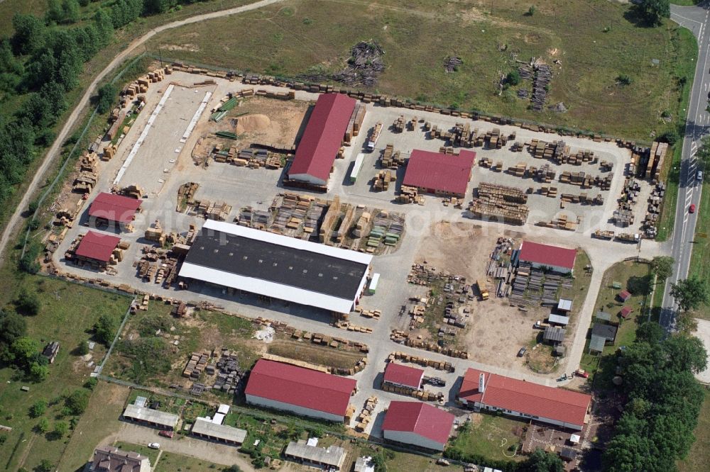 Müncheberg OT Hoppegarten from the bird's eye view: Timber trade sales point at the B1 federal road in the district Hoppegarten of Muencheberg in Brandenburg