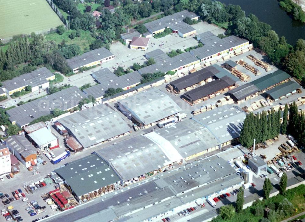 Berlin - Neuköln from above - 20.08.2002 Holzmarkt der Fa. Holz - Possling GmbH & Co. KG an der Haarlemer Straße in 12359 BERLIN