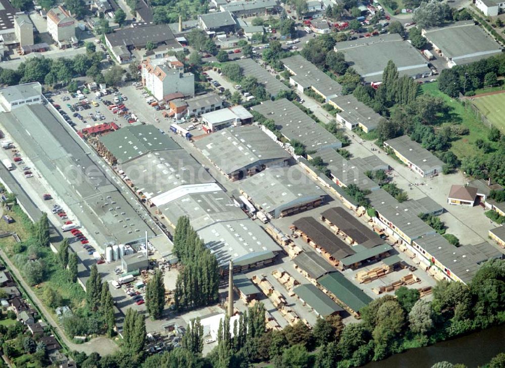 Aerial image Berlin - Neuköln - 20.08.2002 Holzmarkt der Fa. Holz - Possling GmbH & Co. KG an der Haarlemer Straße 57 in 12359 BERLIN.