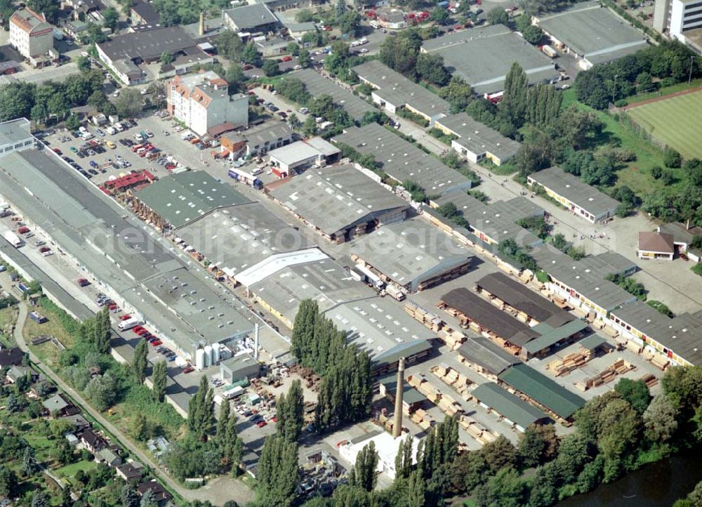 Aerial photograph Berlin - Neuköln - 20.08.2002 Holzmarkt der Fa. Holz - Possling GmbH & Co. KG an der Haarlemer Straße 57 in 12359 BERLIN.