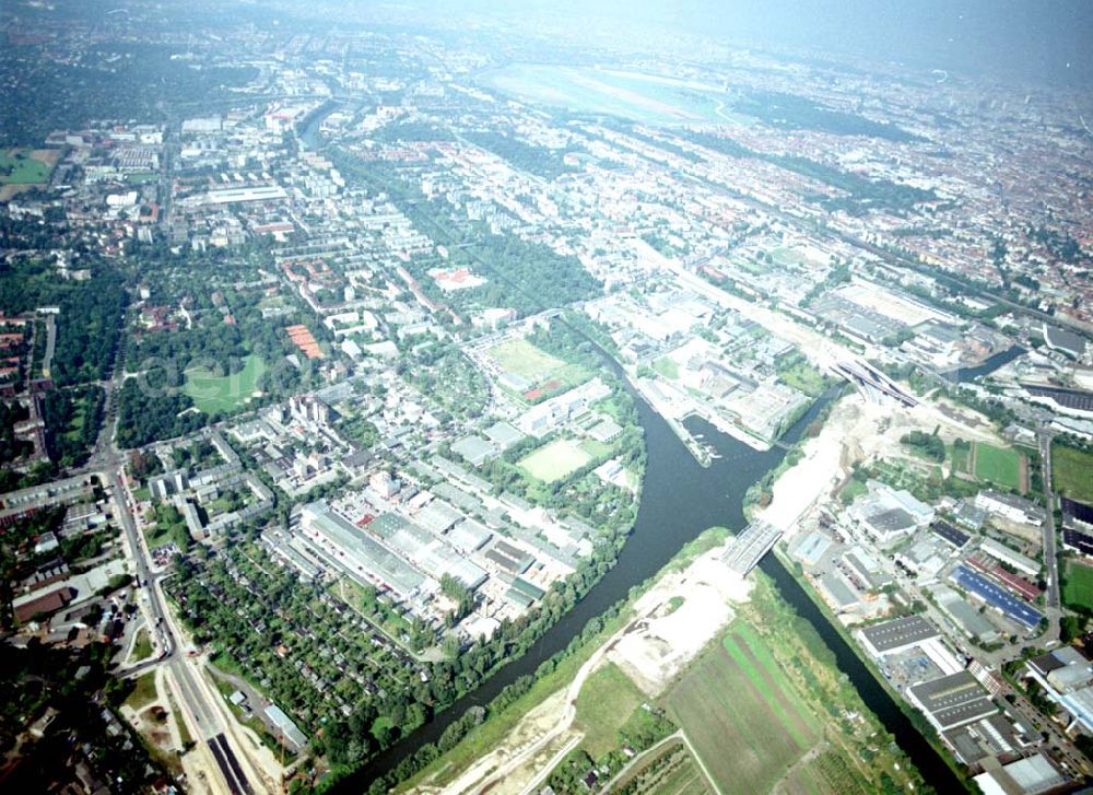 Aerial photograph Berlin - Neuköln - 20.08.2002 Holzmarkt der Fa. Holz - Possling GmbH & Co. KG an der Haarlemer Straße 57 in 12359 BERLIN.