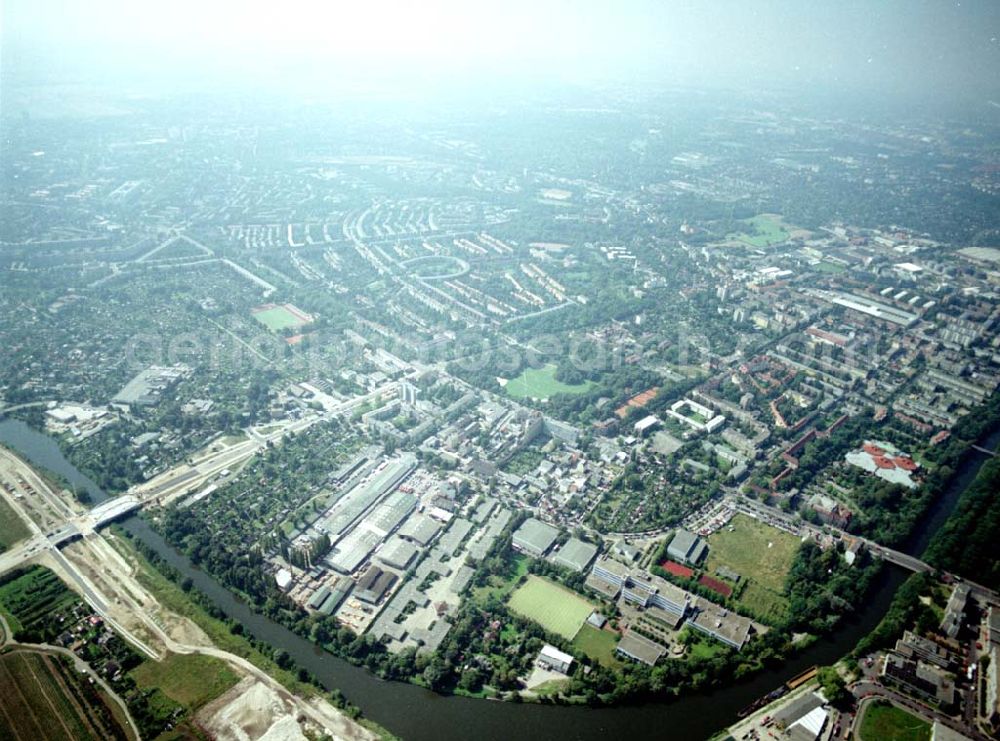 Berlin - Neuköln from the bird's eye view: 20.08.2002 Holzmarkt der Fa. Holz - Possling GmbH & Co. KG an der Haarlemer Straße 57 in 12359 BERLIN.