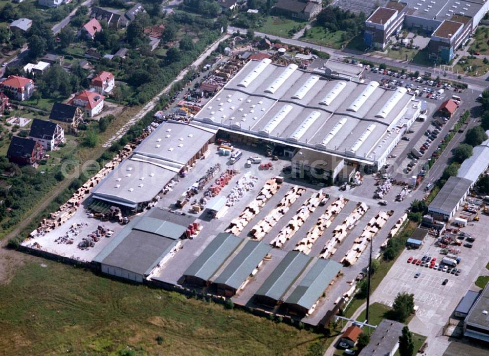 Aerial photograph Berlin - Mahlsdorf - 20.08.2002 Holzmarkt der Fa. Holz - Possling GmbH & Co. KG an der Landsberger Straße 9 in 12623 BERLIN