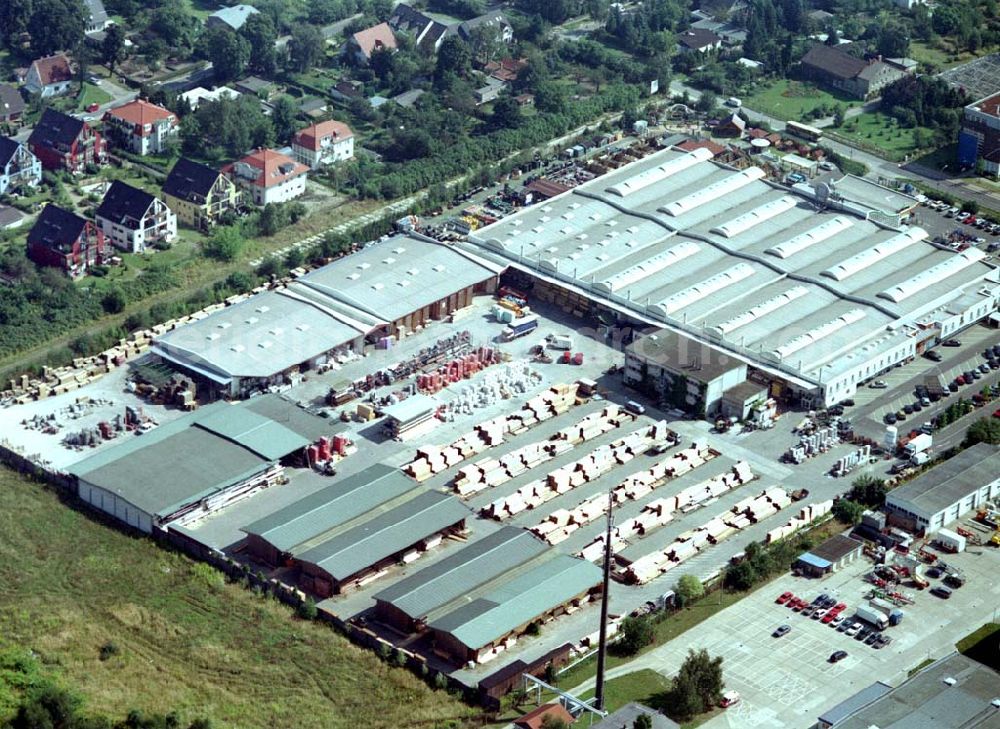 Aerial photograph Berlin - Hellersdorf - 20.08.2002 Holzmarkt der Fa. Holz - Possling GmbH & Co. KG an der Landsberger Straße 9 in 12623 BERLIN.