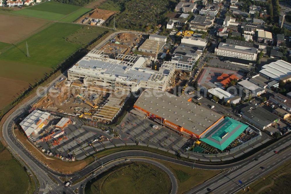 Aerial image Nieder-Eschbach - Blick auf HORNBACH - Nieder-Eschbach bei Frankfurt am Main mit Drive In in der Züricher Straße 11, 60437 Frankfurt-Nieder-Eschbach. Dahinter befindet sich die Dr. Wirth Beteiligungs GmbH in der Berner Str. 52, 60437 Frankfurt Tel.: 069/50009777