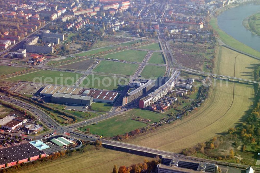 Dresden from above - Elbe Park Dresden, Anschrift: Peschelstraße 39, 01139 Dresden Tel.: 0351 / 85 35 611, Fax: 0351 / 840 52 06 Email: werbegemeinschaft@elbe-park-dresden.de und Hornbach, Anschrift: D-01139 Dresden/Mickten, Washingtonstr. 14, Tel: 0351 / 8534610, Fax: 0351 / 85346-480; an der Autobahn A4