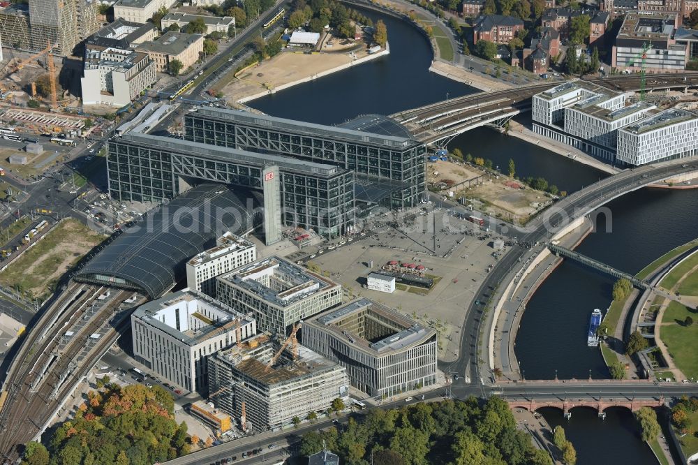 Berlin from the bird's eye view: City view with part of new construction - projects Berlin Central Station in Berlin