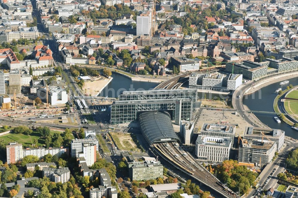 Aerial photograph Berlin - City view with part of new construction - projects Berlin Central Station in Berlin