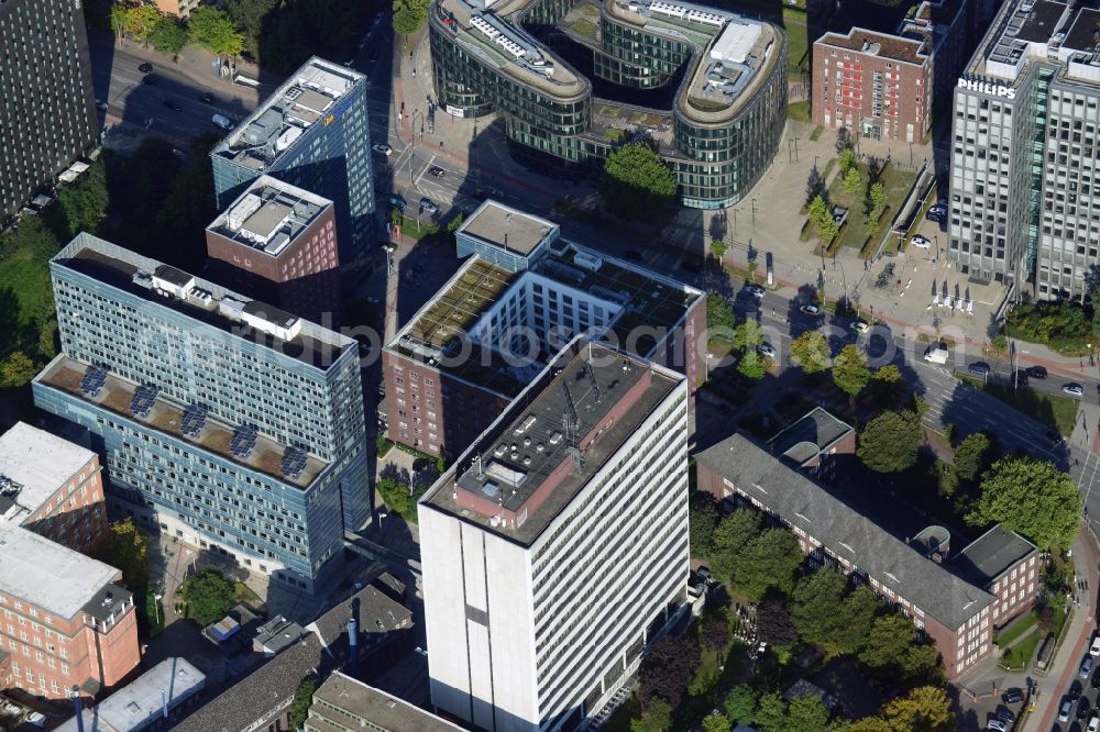 Hamburg from above - Hotel and office building-ensemble at Luebeckertordamm in Hamburg. The picture shows the new buildings of the Suite Novotel Hamburg City and the student center HAW Hamburg