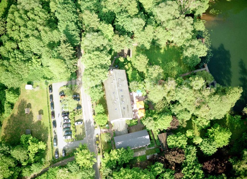 Aerial photograph Spitzmühle bei Strausberg - Hotel- und Gaststättenkomplex Spitzmühle am Bötzsee bei Strausberg.