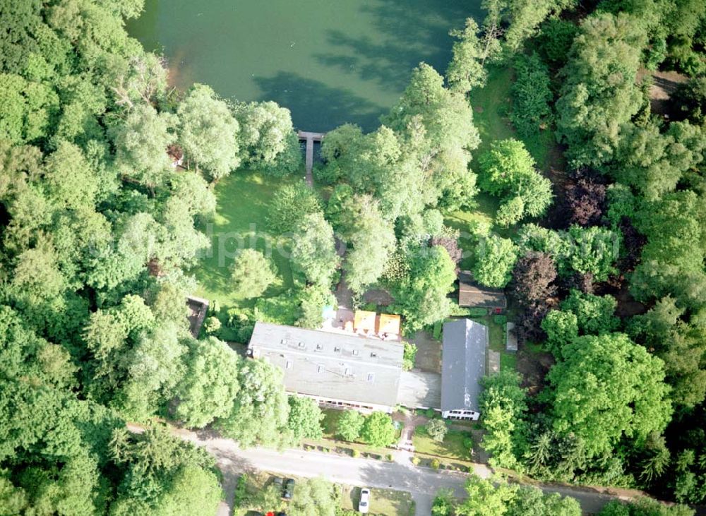 Spitzmühle bei Strausberg from above - Hotel- und Gaststättenkomplex Spitzmühle am Bötzsee bei Strausberg.