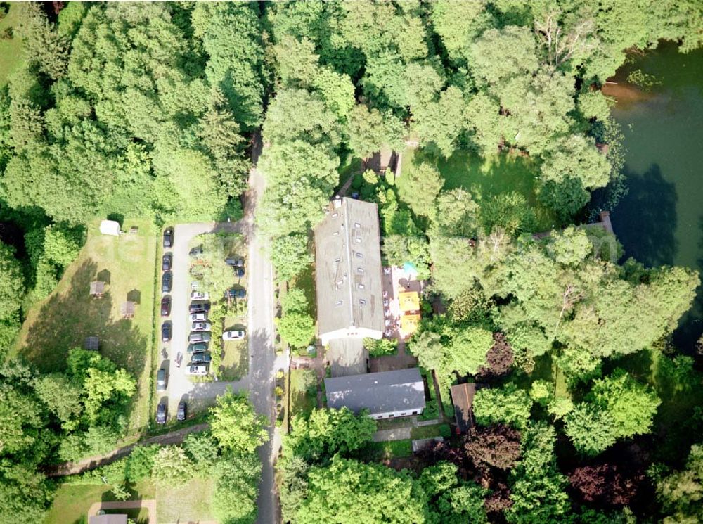 Aerial image Spitzmühle bei Strausberg - Hotel- und Gaststättenkomplex Spitzmühle am Bötzsee bei Strausberg.