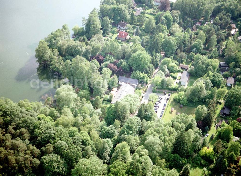 Spitzmühle bei Strausberg from above - Hotel- und Gaststättenkomplex Spitzmühle am Bötzsee bei Strausberg.