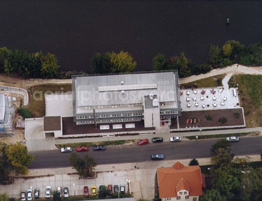 Potsdam - Drewitz from the bird's eye view: Hotel am Griebnitzsee am S-Bahnhof Griebnitzsee in Potsdam - Babelsberg