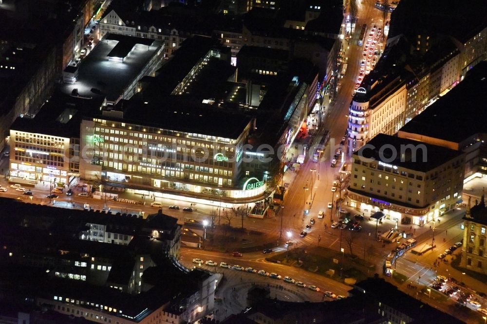 Aerial photograph München - Night view Hotel Koenigshof and Galeria Kaufhof on space Ensemble Karlsplatz Stachus Bayerstrasse in inner city center in Munich in Bavaria