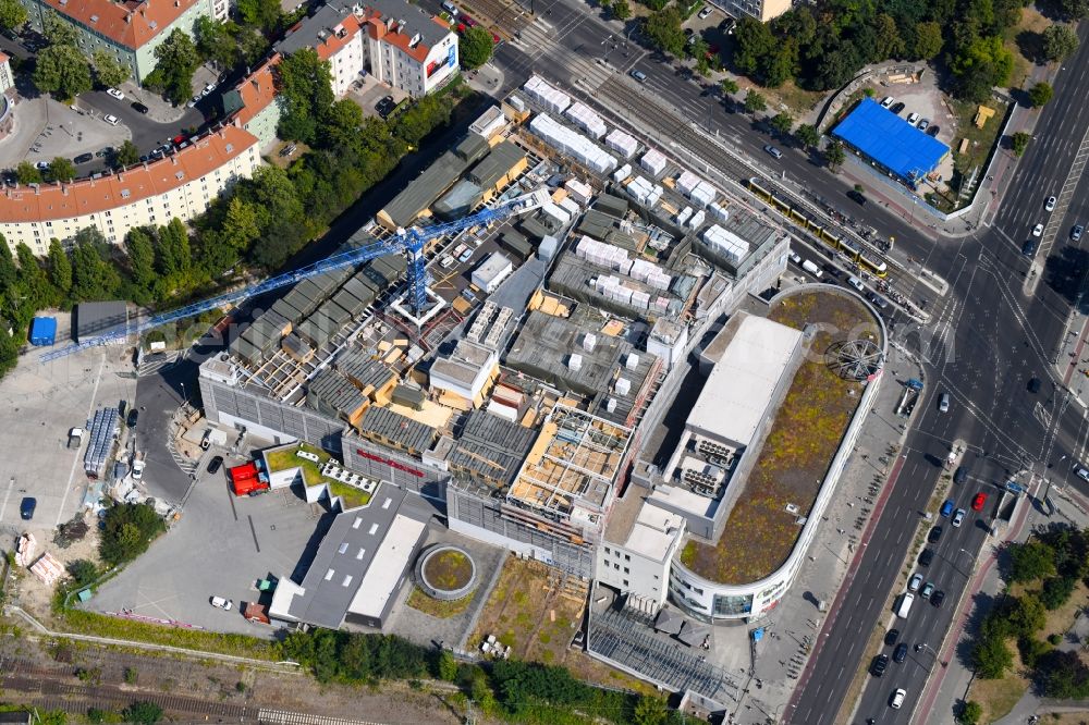 Berlin from the bird's eye view: Building of the shopping center Ring Center 2 Am Containerbahnhof in the district Lichtenberg in Berlin, Germany