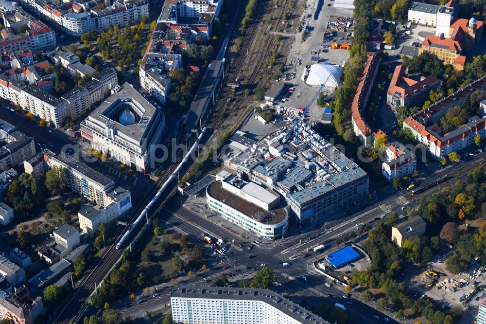 Aerial photograph Berlin - Building of the shopping center Ring Center 2 Am Containerbahnhof in the district Lichtenberg in Berlin, Germany