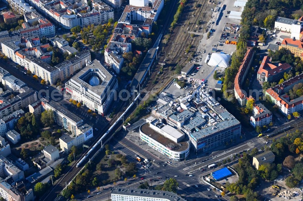 Berlin from the bird's eye view: Building of the shopping center Ring Center 2 Am Containerbahnhof in the district Lichtenberg in Berlin, Germany