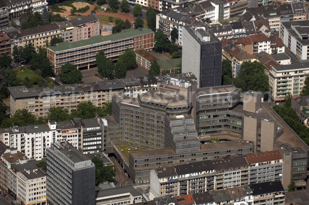 Aerial photograph Düsseldorf - Blick auf das Hotel Nikko in Düsseldorf. Es ist ein first class Hotel direkt im Zentrum der Stadt und wurde 1978 eröffnet. Kontakt: Hotel Nikko Düsseldorf, Immermannstr. 41, 40210 Düsseldorf, Tel. +49(0)211 8340, Fax +49(0)211 16 1216, Email: info@nikko-hotel.de