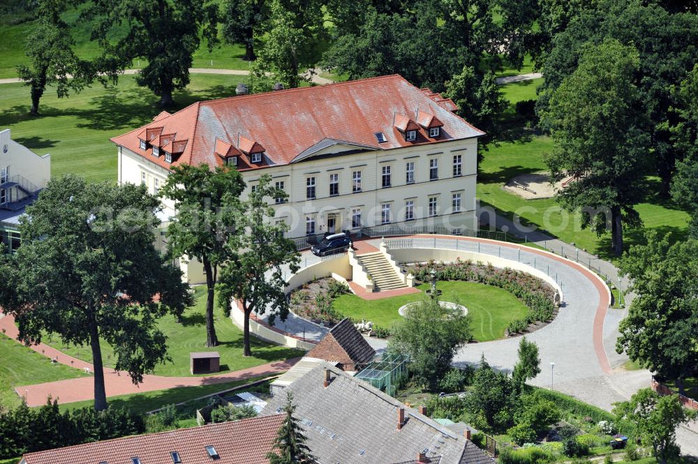 Teschow from the bird's eye view: Hotel Schloss Teschow beim Bachweg in Teschow, Mecklenburg-Vorpommern. Castle Teschow at the street Bachweg in Teschow, Mecklenburg-Western Pomerania.