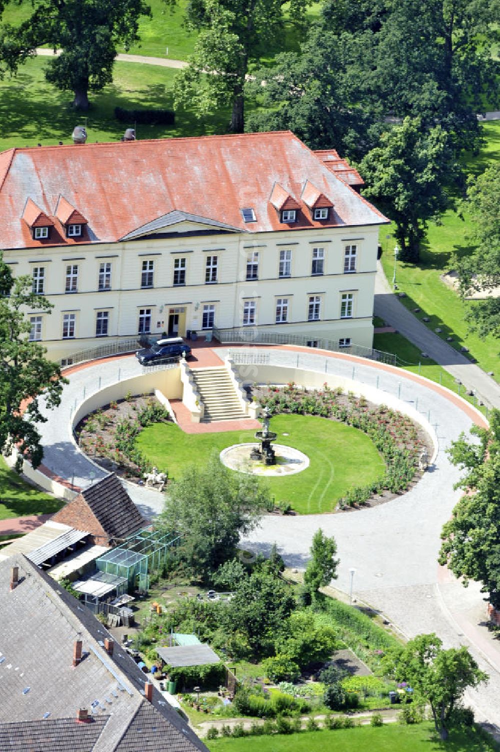 Teschow from above - Hotel Schloss Teschow beim Bachweg in Teschow, Mecklenburg-Vorpommern. Castle Teschow at the street Bachweg in Teschow, Mecklenburg-Western Pomerania.