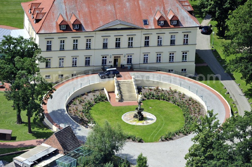 Teschow from the bird's eye view: Hotel Schloss Teschow beim Bachweg in Teschow, Mecklenburg-Vorpommern. Castle Teschow at the street Bachweg in Teschow, Mecklenburg-Western Pomerania.