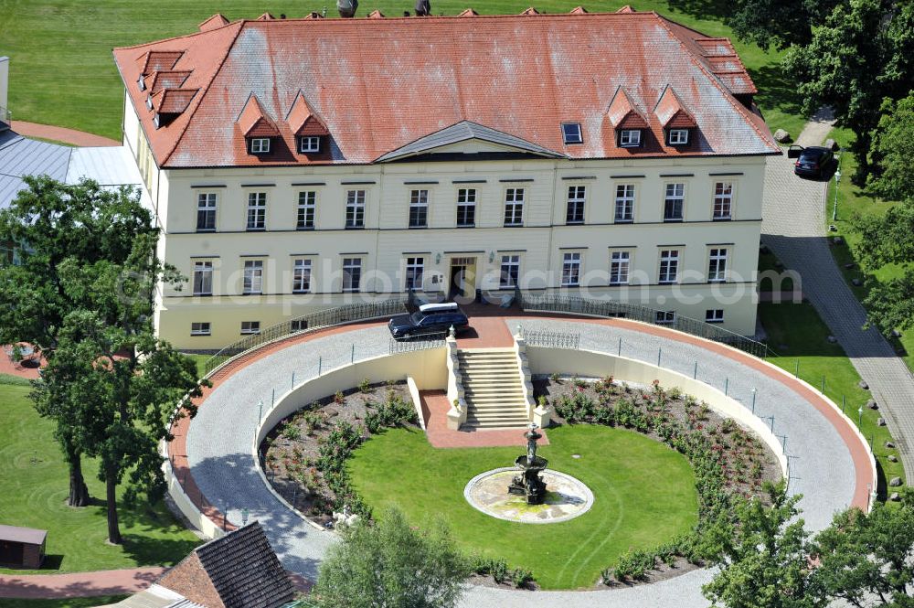 Aerial photograph Teschow - Hotel Schloss Teschow beim Bachweg in Teschow, Mecklenburg-Vorpommern. Castle Teschow at the street Bachweg in Teschow, Mecklenburg-Western Pomerania.