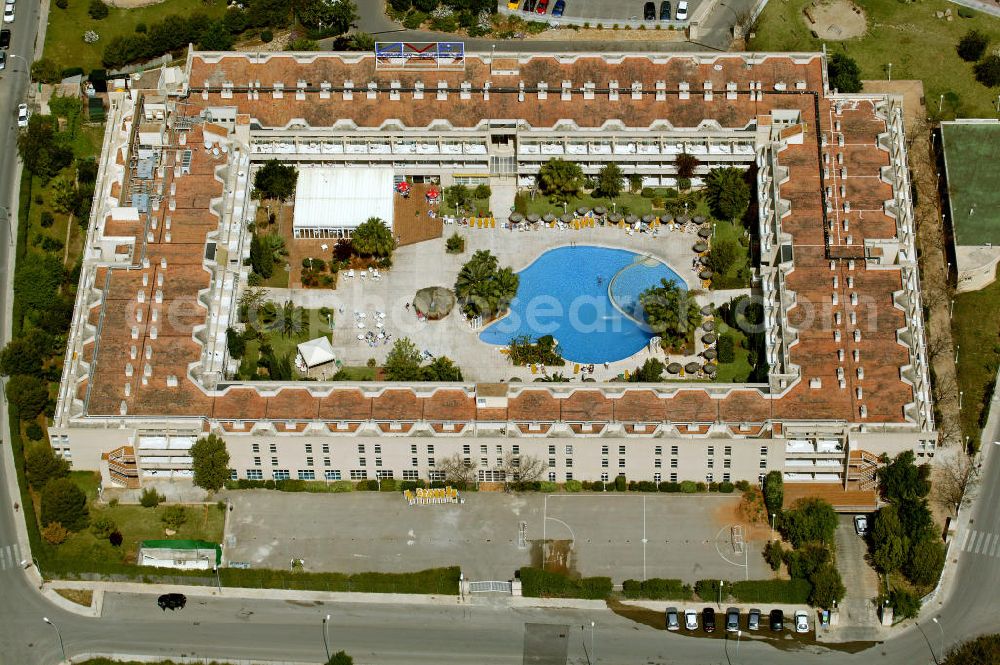 Aerial image Palma de Nova - Blick auf das 3-Sterne-Hotel Voranova. View of the 3-star hotel Voranova.