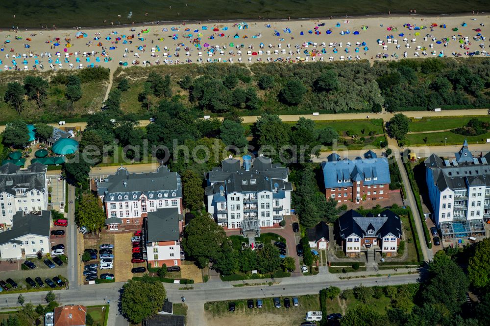 Zinnowitz from the bird's eye view: Complex of the hotel building Aparthotel Seeschloesschen on street Duenenstrasse in Zinnowitz on the island of Usedom in the state Mecklenburg - Western Pomerania, Germany