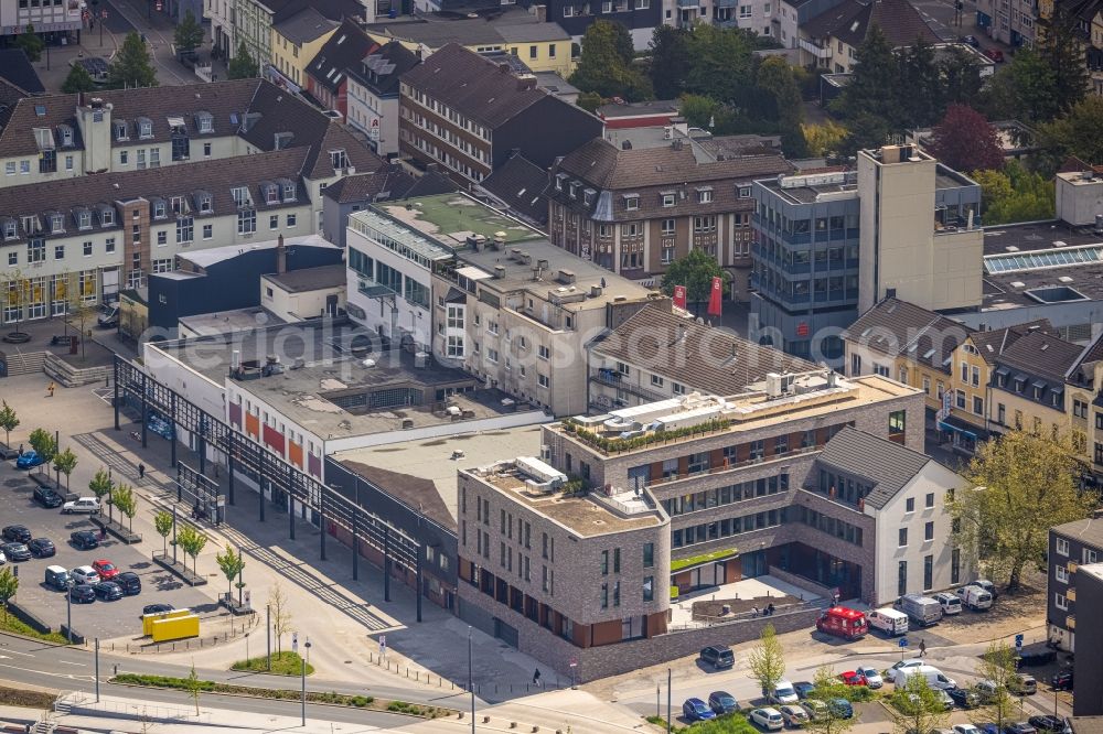 Aerial image Heiligenhaus - Hotel complex on Hauptstrasse - Basildonplatz in Heiligenhaus at Ruhrgebiet in the state North Rhine-Westphalia, Germany