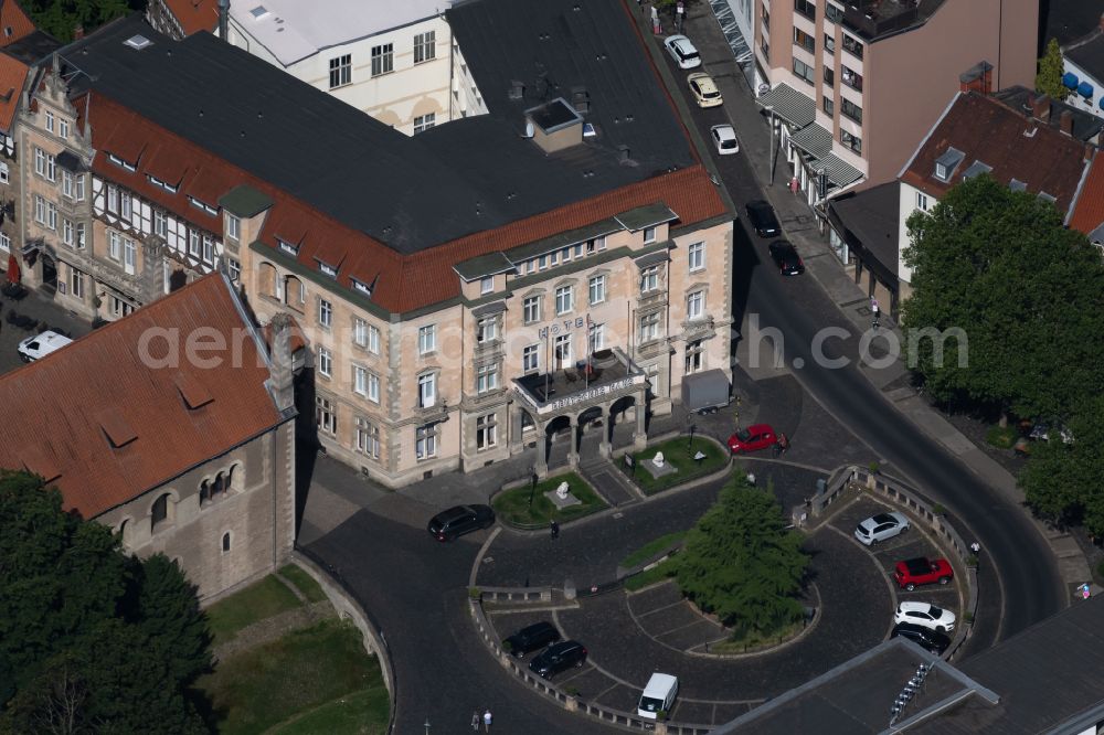 Braunschweig from the bird's eye view: Complex of the hotel building Hotel Deutsches Haus in Brunswick in the state Lower Saxony, Germany