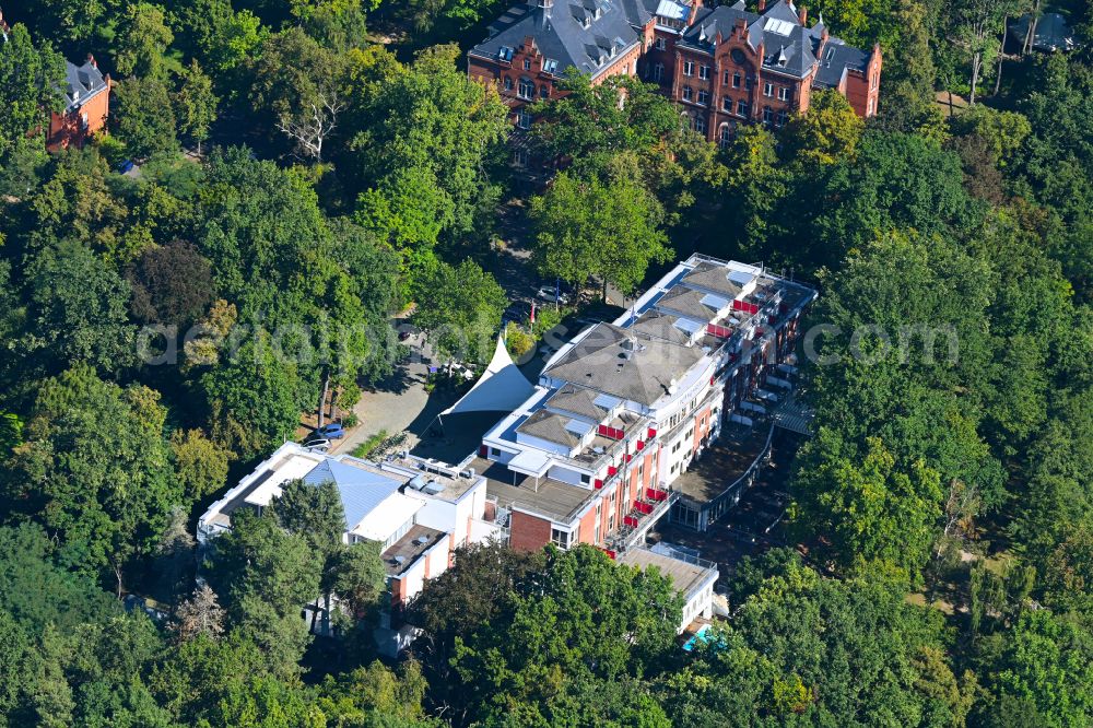 Potsdam from the bird's eye view: Complex of the hotel building INSELHOTEL Potsdam on street Hermannswerder in the district Templiner Vorstadt in Potsdam in the state Brandenburg, Germany