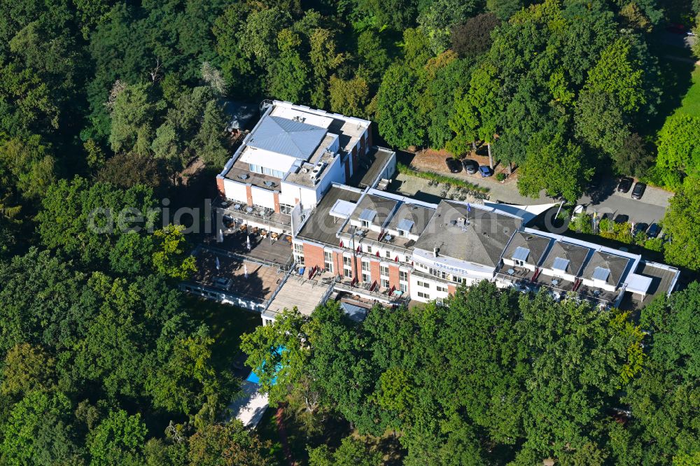 Potsdam from the bird's eye view: Complex of the hotel building INSELHOTEL Potsdam on street Hermannswerder in the district Templiner Vorstadt in Potsdam in the state Brandenburg, Germany