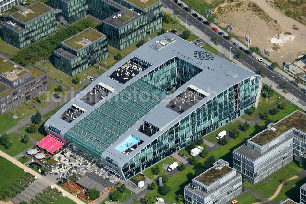 Bonn from the bird's eye view: Complex of the hotel building Koneha Grand Bonn Am Bonner Bogen in the district Beuel in Bonn in the state North Rhine-Westphalia, Germany