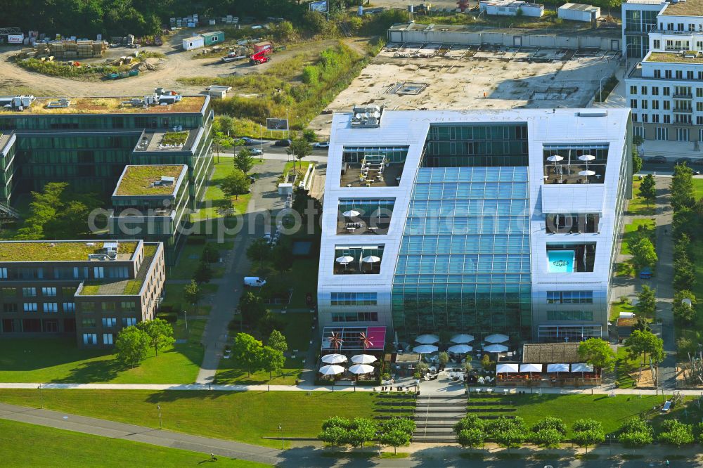 Bonn from the bird's eye view: Complex of the hotel building Koneha Grand Bonn Am Bonner Bogen in the district Beuel in Bonn in the state North Rhine-Westphalia, Germany