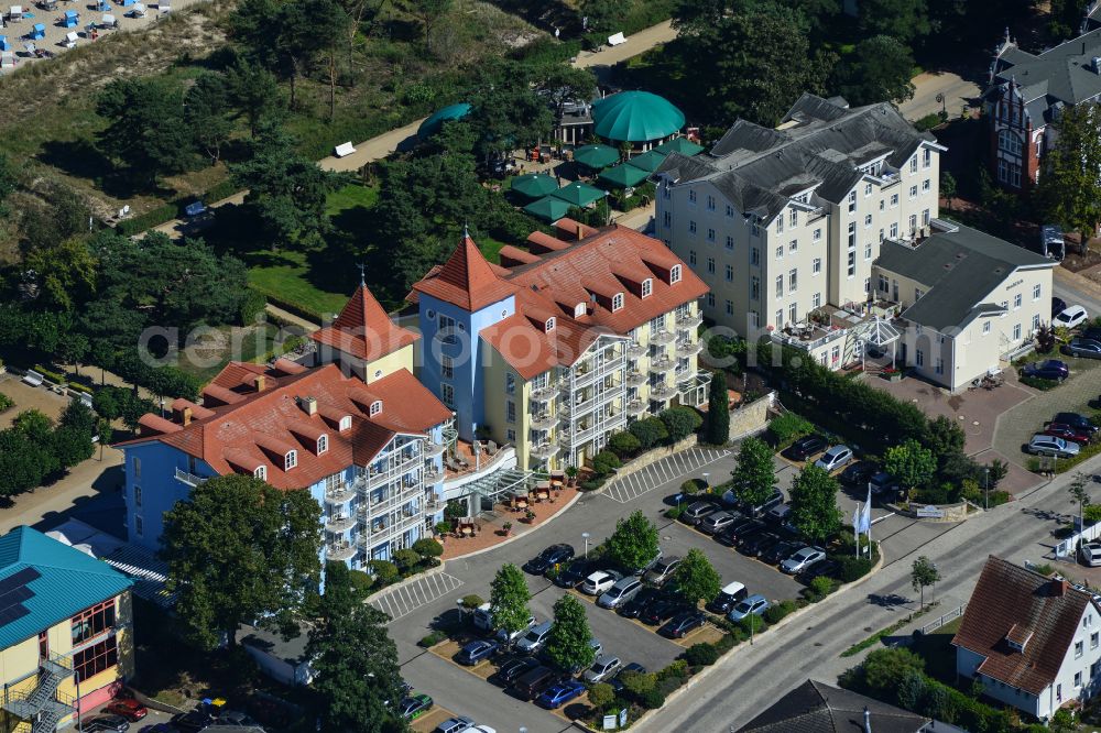 Aerial image Zinnowitz - Complex of the hotel building Kleine Strandburg on street Duenenstrasse in Zinnowitz on the island of Usedom in the state Mecklenburg - Western Pomerania, Germany