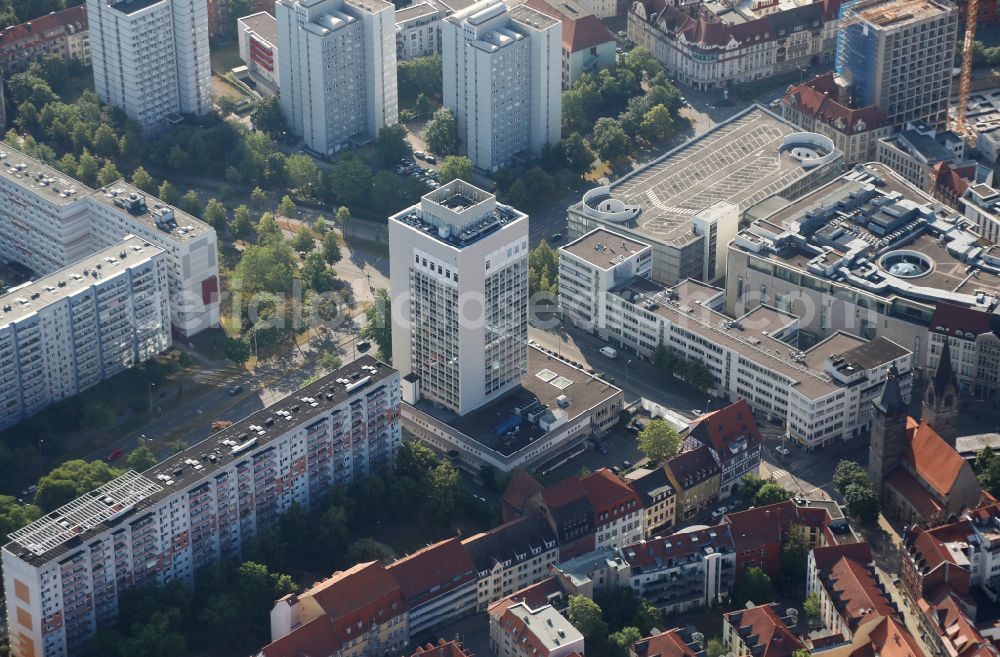 Aerial photograph Erfurt - High-rise building of the hotel complex of Radisson Blu Hotel on Juri-Gagarin-Ring in the district Altstadt in Erfurt in the state Thuringia, Germany