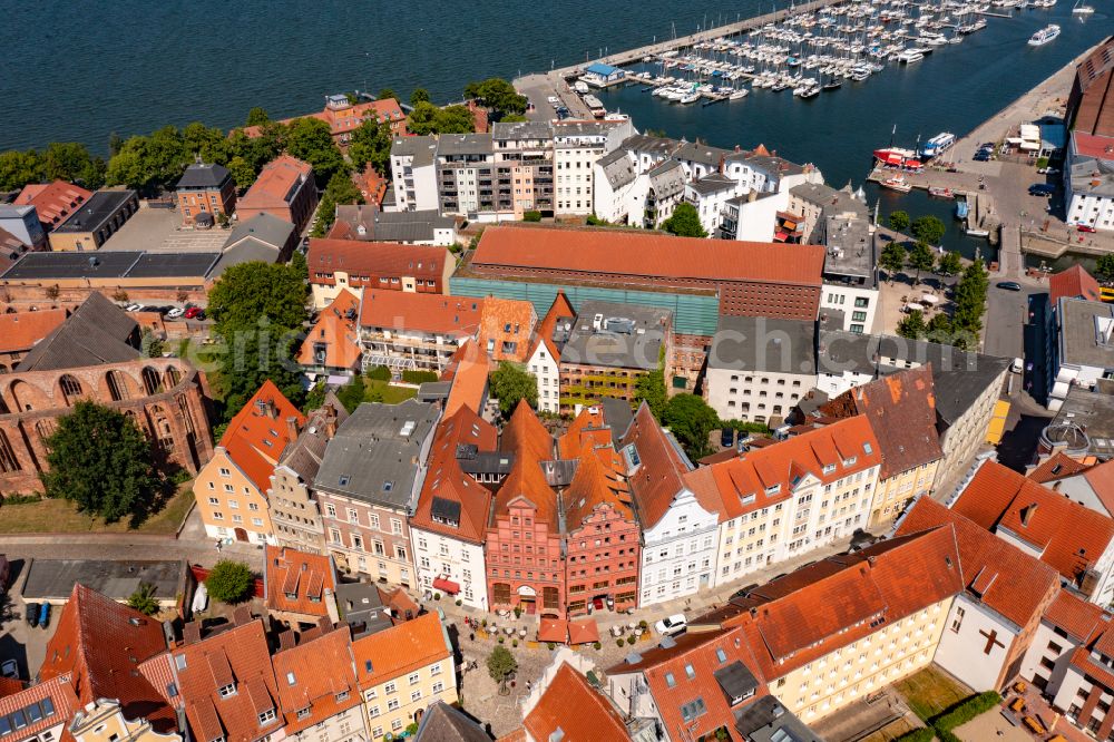 Hansestadt Stralsund from the bird's eye view: Complex of the hotel building Romantik Hotel Scheelehof in Hansestadt Stralsund at the baltic sea coast in the state Mecklenburg - Western Pomerania, Germany