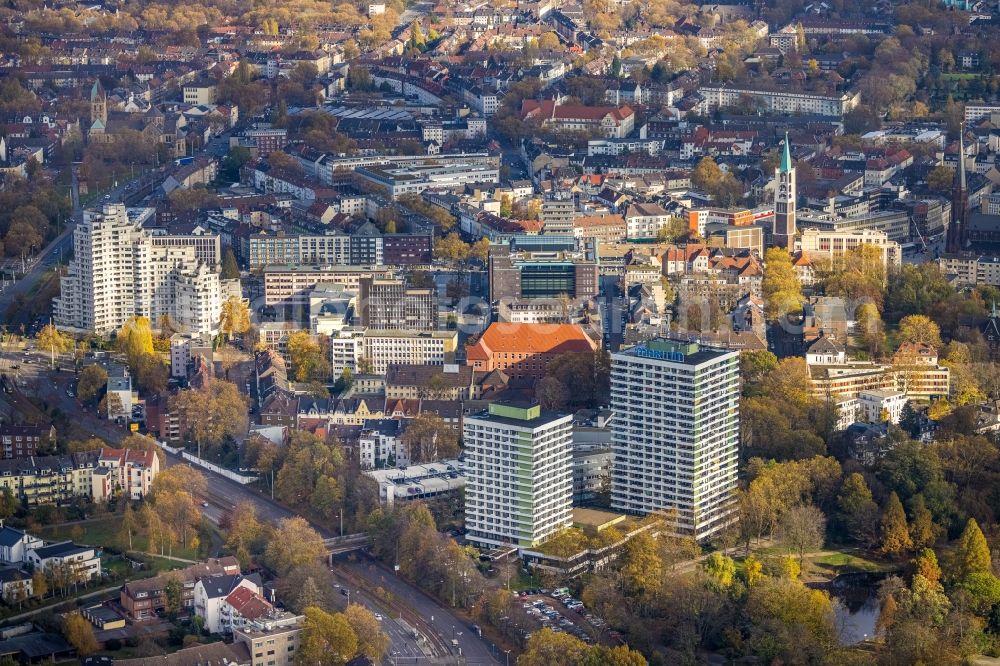 Aerial photograph Gelsenkirchen - High-rise building of the hotel complex Stadtgartenresidenz-Gelsenkirchen Maritim Am Stadtgarten in the inner city in the district Altstadt in Gelsenkirchen in the state North Rhine-Westphalia, Germany