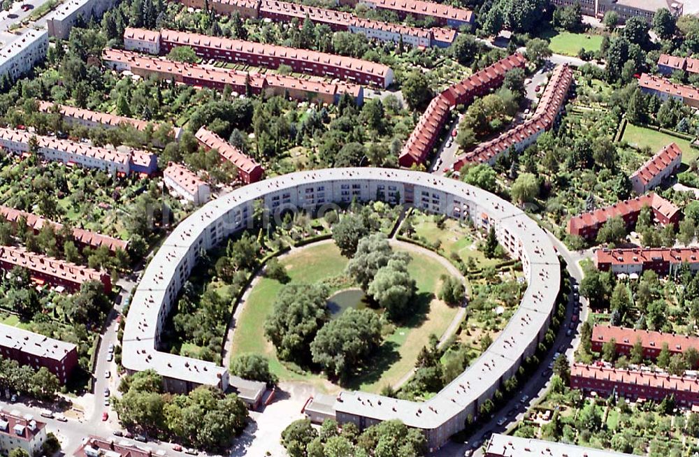 Aerial image Berlin Neukölln - 09.08.1995 Hufeisensiedlung (Wohngebiet Berlin Tempelhof / Neukölln)