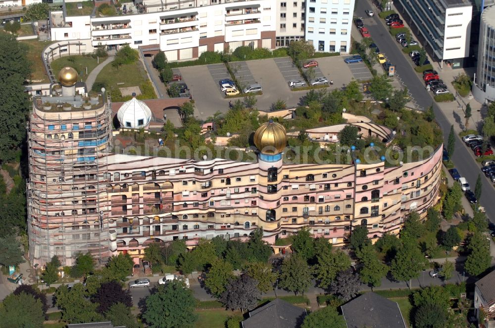 Darmstadt from the bird's eye view: Hundertwasser Building of a multi-family residential building Waldspirale in Darmstadt in the state Hesse, Germany