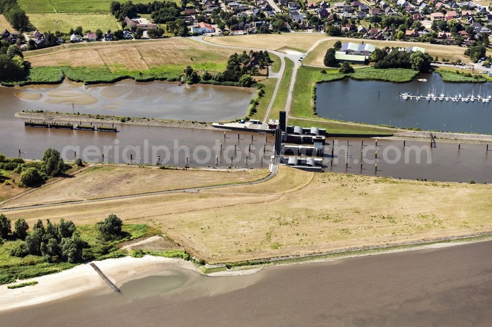 Aerial photograph Elsfleth - Lockage of the Huntesperrwerk in the district Lienen in Elsfleth in the state Lower Saxony