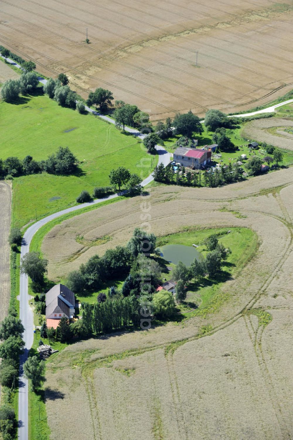 Blankenhagen from above - Häuser an der Straße Siedlungsweg Ausbau bei Blankenhagen, Mecklenburg-Vorpommern. Houses at the street Siedlungsweg Ausbau in Blankenhagen, Mecklenburg-Western Pomerania.