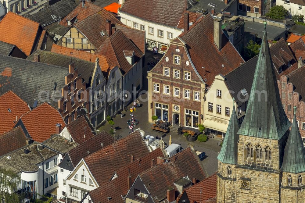 Aerial image Warendorf - View of the market square in Warendorf and the surrounding houses in the state North Rhine-Westphalia. You can also see the steeple of the Laurentiuskirche