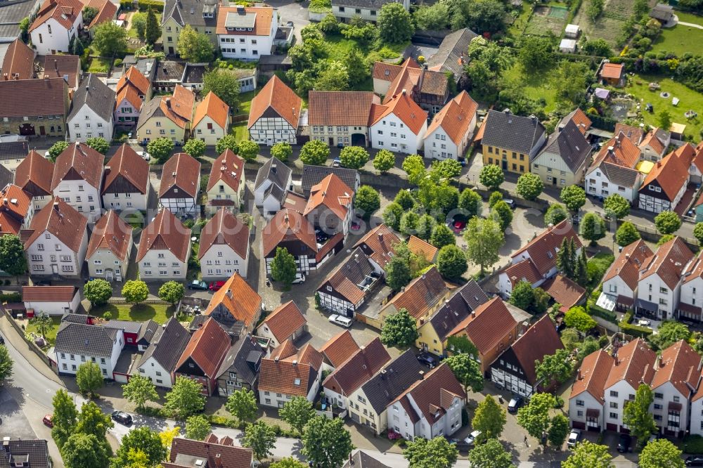 Aerial photograph Werl - Row of houses Neuer Graben Kisastraße in Werl in the state of North Rhine-Westphalia