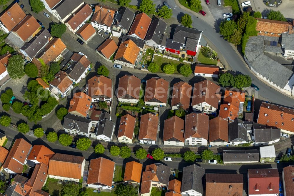 Aerial image Werl - Row of houses Neuer Graben Kisastrasse in Werl in the state of North Rhine-Westphalia