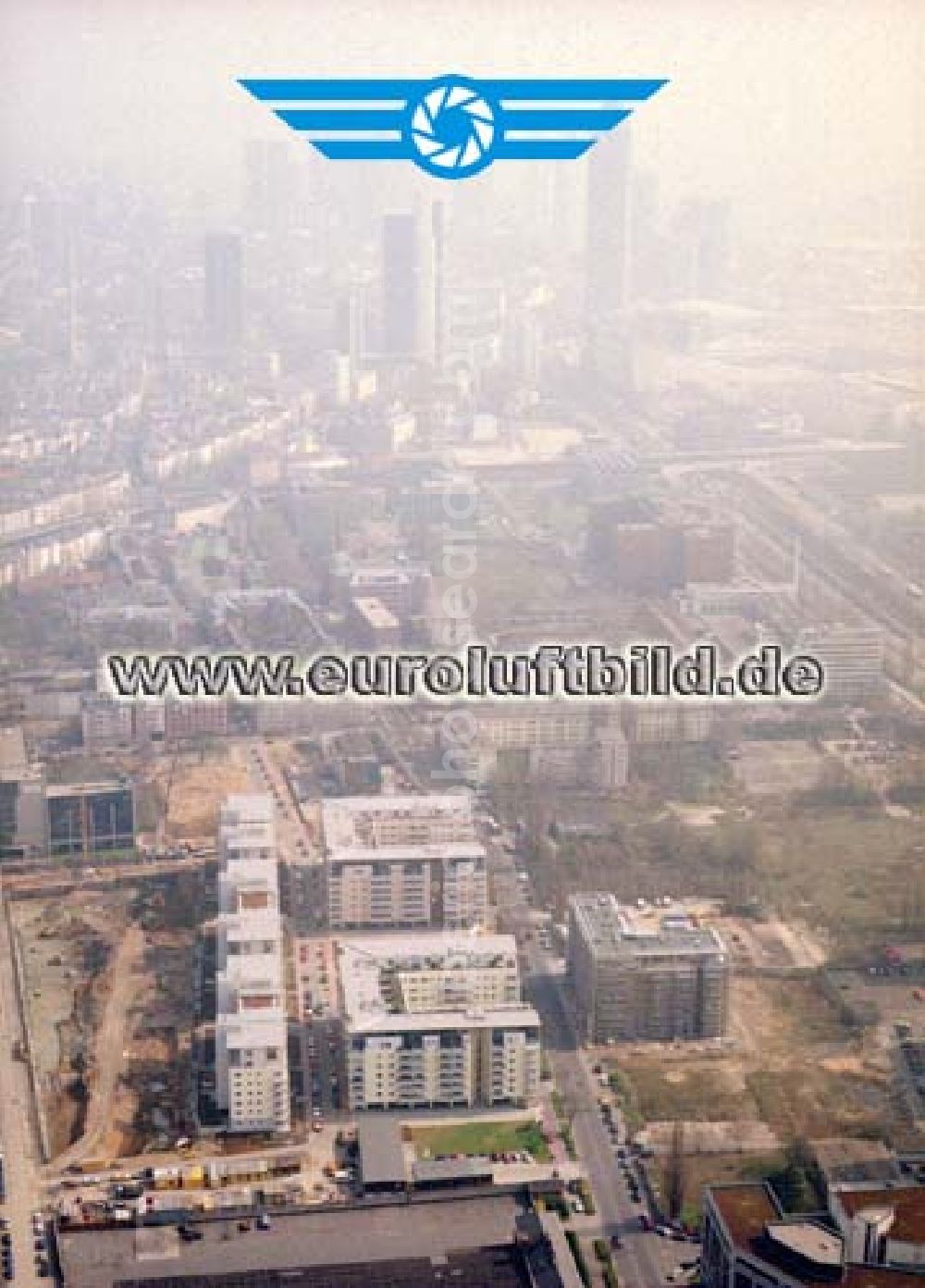 Frankfurt am Main from the bird's eye view: HVB Objekt City West an der Theodor-Heuss Straße in Frankfurt / Main.