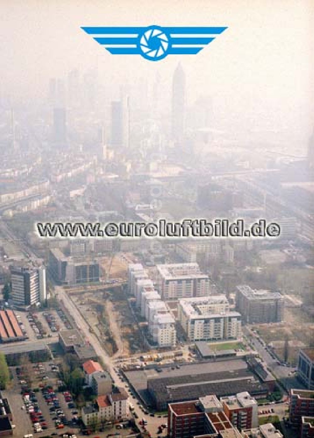 Frankfurt am Main from the bird's eye view: HVB Objekt City West an der Theodor-Heuss Straße in Frankfurt / Main.