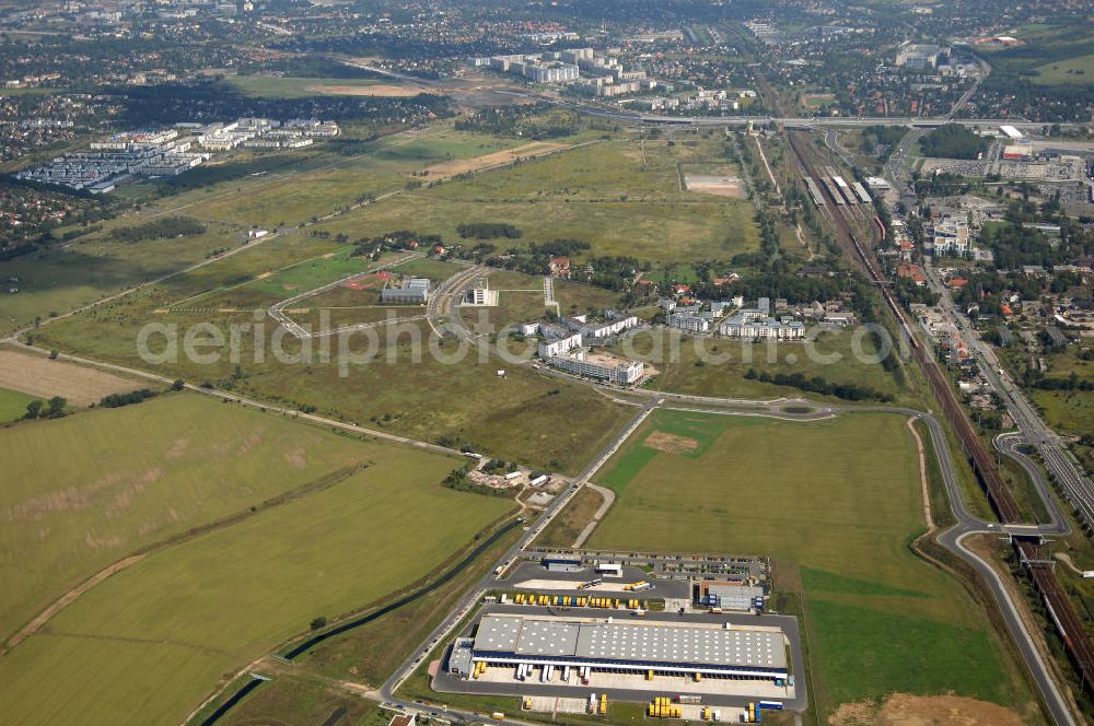 Aerial photograph Schönefeld - 24.08.2007 Schönefeld Der Gewerbepark Schönefeld - südlich von Berlin - wird anspruchsvolle Architektur mit hoher städtebaulicher und grünplanerischer Qualität verbinden. Die HVB Immobilien AG bietet an diesem attraktiven Standort Grundstücke zum Verkauf.